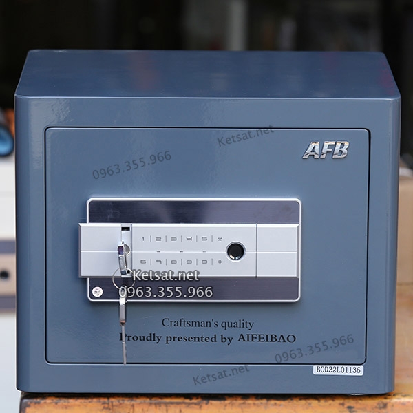 MacBook-Air-MD76-Core-i5/13-inch/4GB/256GB-(2014)-4 MacBook Air MD76 Core i5/13 inch/4GB/256GB (2014) (4)