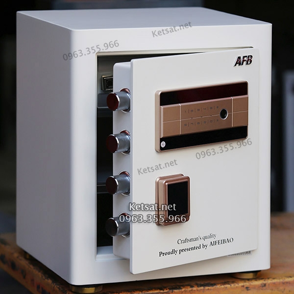 MacBook-Air-MD76-Core-i5/13-inch/4GB/256GB-(2014)-1 MacBook Air MD76 Core i5/13 inch/4GB/256GB (2014) (4)